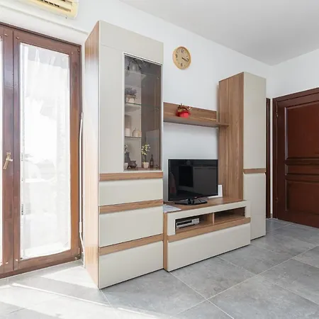 Medak Apartment *